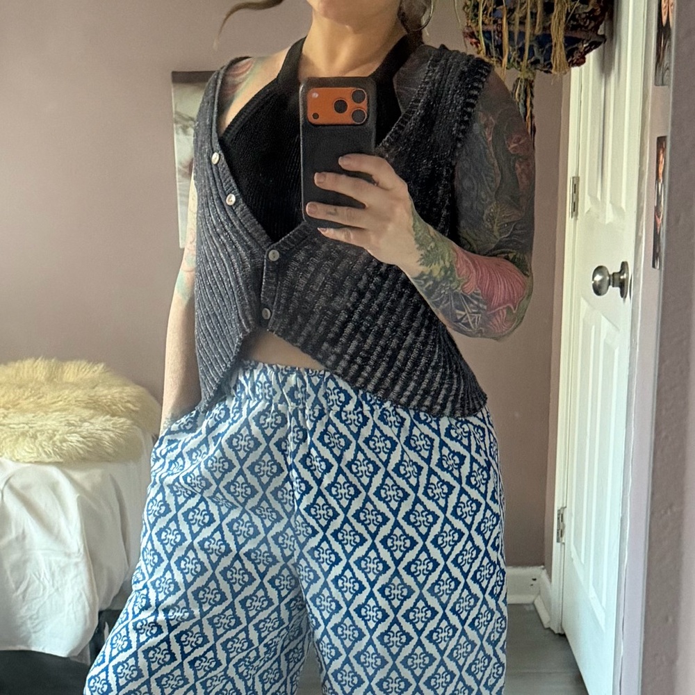 Universal Thread sweater vest - Picture 2 of 5